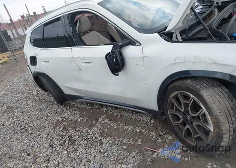 2023 BMW X1 xDrive28I z USA, uszkodzony, nr VIN WBX73EF0XP5X50287